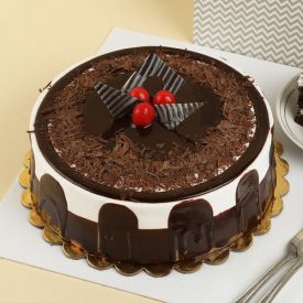 1/2 kg Eggless Blackforest Cake