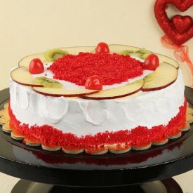 Red Velvet Fruit Top Cake