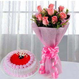 Strawberry Cake With Pink Roses