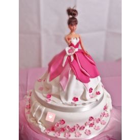 Ultra Style Queen Barbie Cake