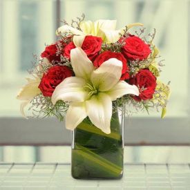 10 Red rose with 4 white lilies