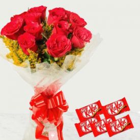 Sweetest Love - Red Roses And Chocolates