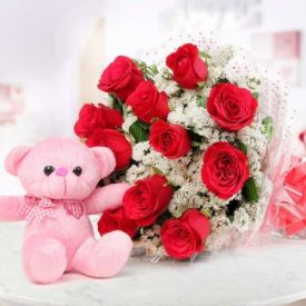 Teddy bear with rose