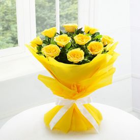 Bunch of 12 yellow roses