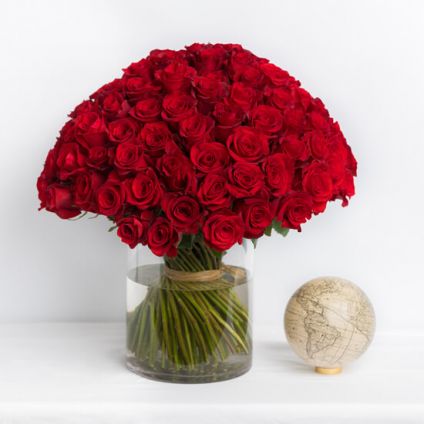 Red Roses with vase