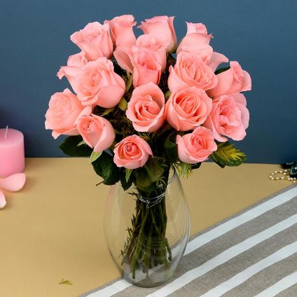 18 Pink roses with vase