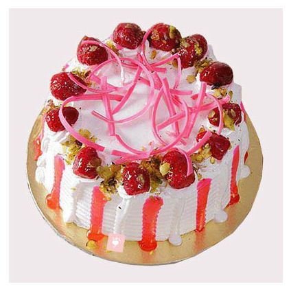 Round Strawberry Cake with Strawberry Topping