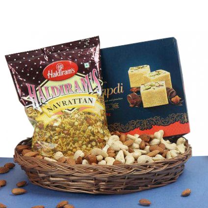 Soan Papdi Haldiram's Navrattan Mixed Dry Fruits