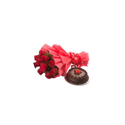 Red roses with cake
