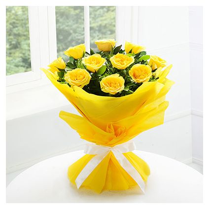 Bunch of 12 yellow roses