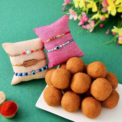 Besan Laddu With 5 Sets of Rakhi