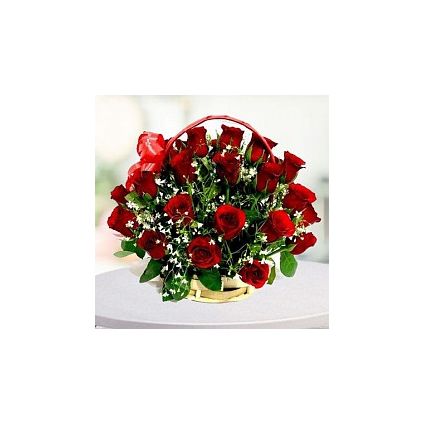 Red Roses iN basket