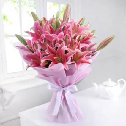 Bunch of 10 Pink lilies