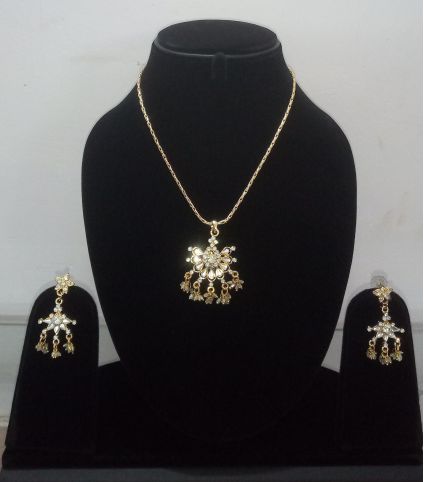 Beautiful Pendant Set